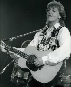 Paul McCartney 1993 LV.jpg